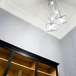 New Stylish 3-room On Lungarno Apartment Florence