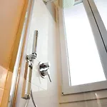 New Stylish 3-room On Lungarno Apartment *