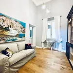 New Stylish 3-room On Lungarno *