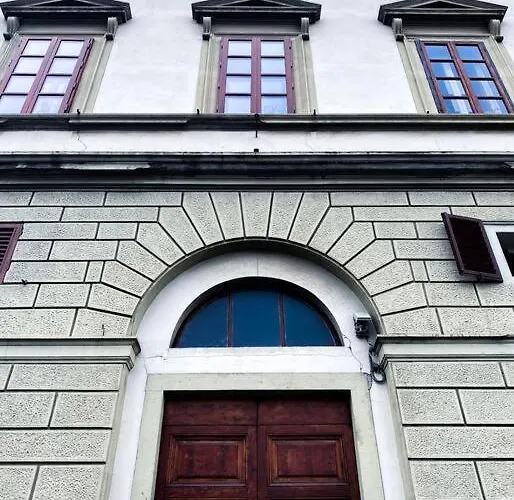 Апартаменты New Stylish 3-room On Lungarno