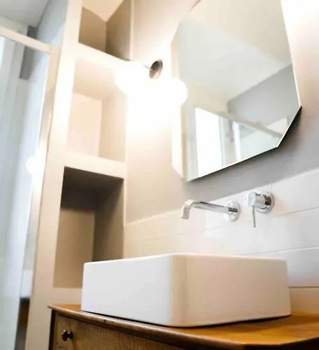 New Stylish 3-room On Lungarno *