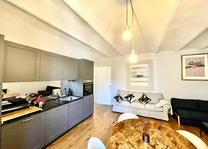 New Stylish 3-room On Lungarno Флоренция