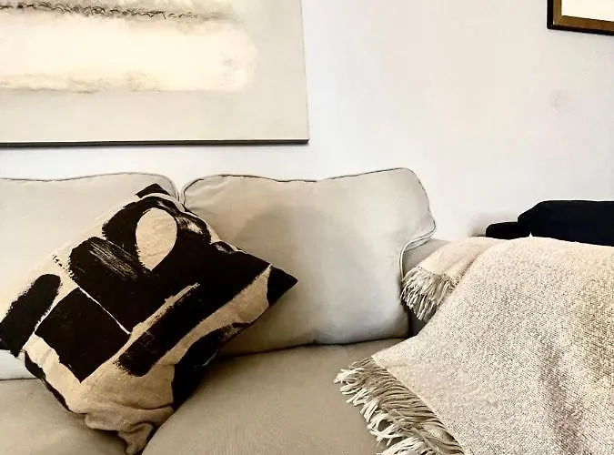 Апартаменты New Stylish 3-room On Lungarno *