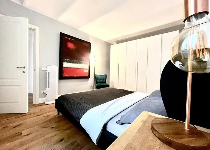 New Stylish 3-room On Lungarno Апартаменты *